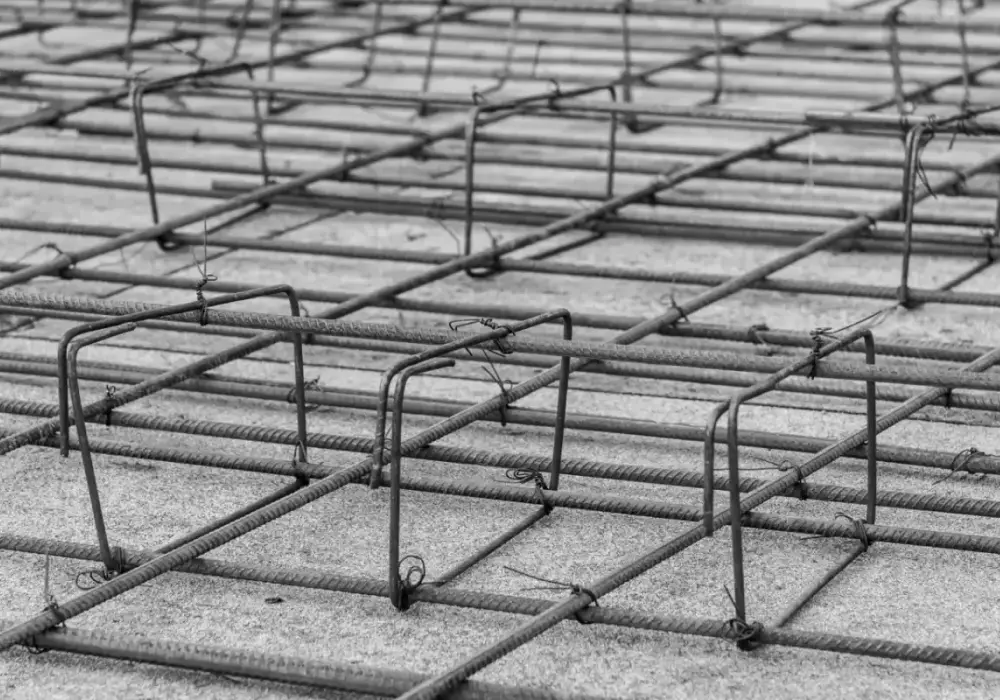 Zbrojenie płyty fundamentowej - Jak dobrać stal i uniknąć błędów?