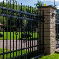Jak wysokie może być ogrodzenie? Sprawdź przepisy i konsekwencje