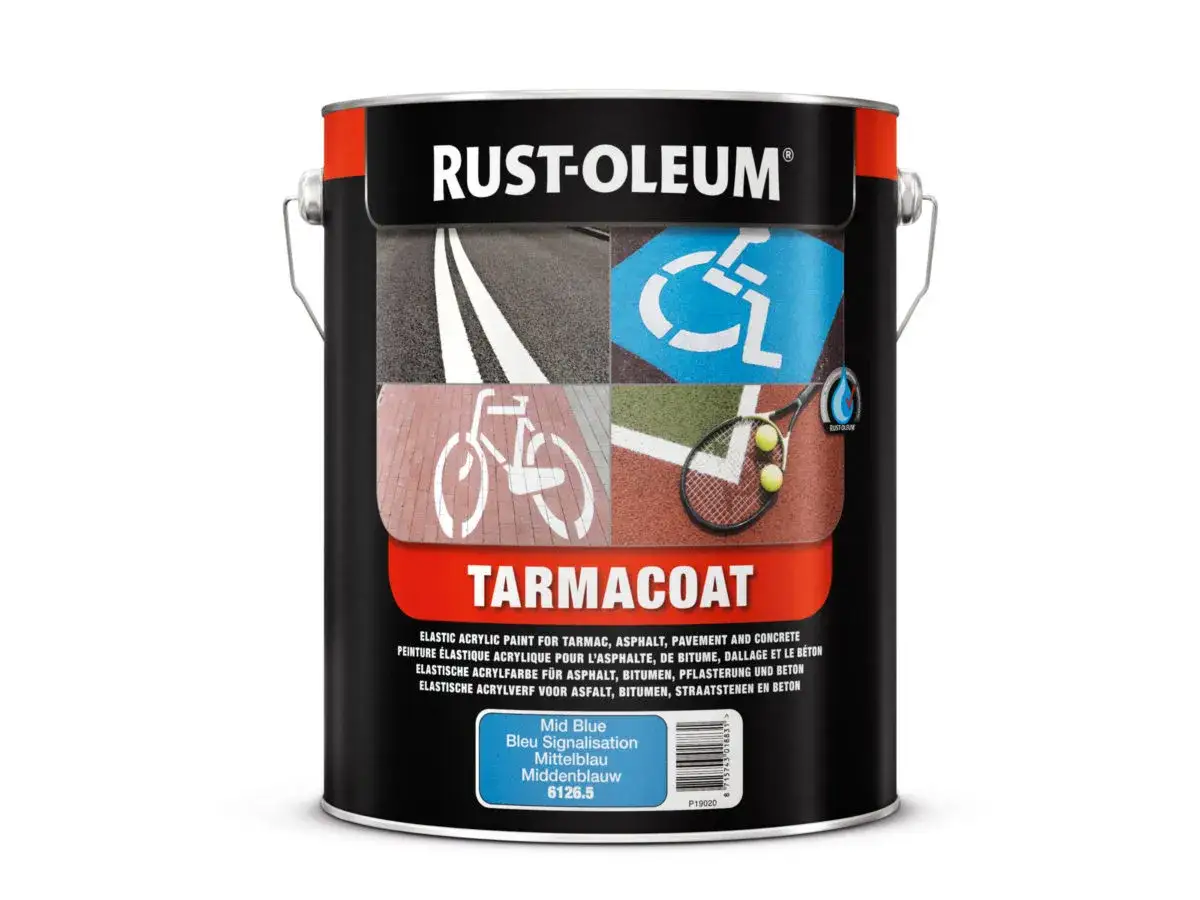 Puszka farby Rust-Oleum Tarmacoat w kolorze Mid Blue. Idealna jako farba do betonu na zewnątrz, do malowania dróg, ścieżek rowerowych i kortów tenisowych.