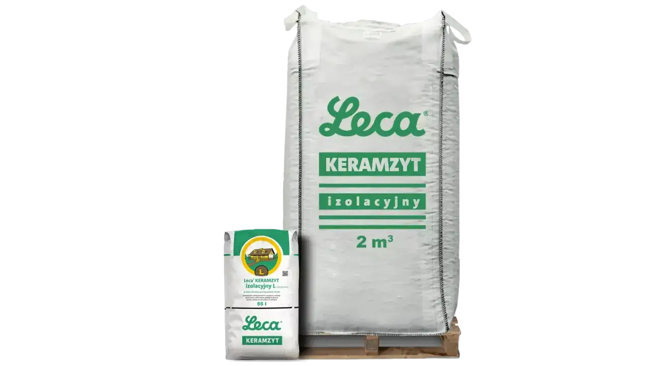 Duża torba i mniejszy worek z zielonym napisem Leca Keramzyt budowlany izolacyjny. Idealny do ocieplenia domu.