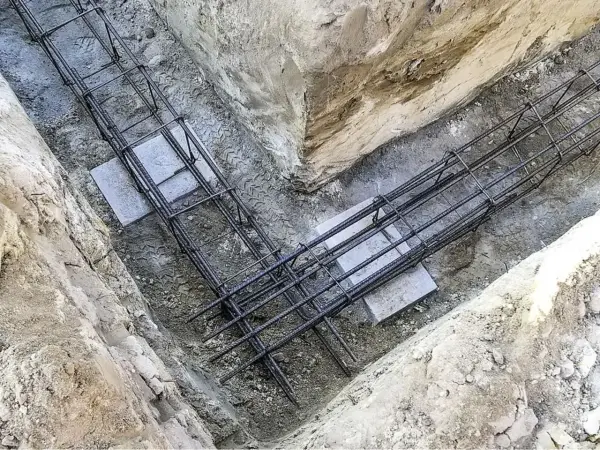 Jak prawidłowo zbroić ławę fundamentową, aby uniknąć problemów?